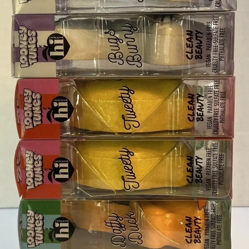 6 Looney Tunes Character Bath Bombs Duffy, Bugs Bunny and Tweetie!